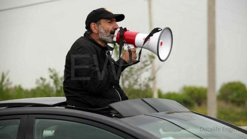 "Keçən ilin ən axmaq zarafatını Paşinyan etdi" - Ömər Çelik