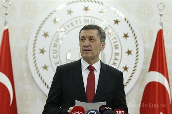 Türkiyədə məktəblər açılır