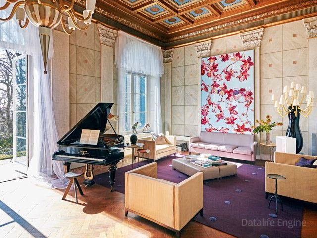 Məşhur modelyerin mebel və incəsənət kolleksiyası hərraca çıxarılacaq