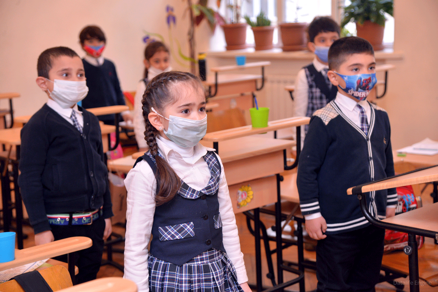 Paytaxtda 3 məktəbdə ənənəvi dərslər bərpa olunub