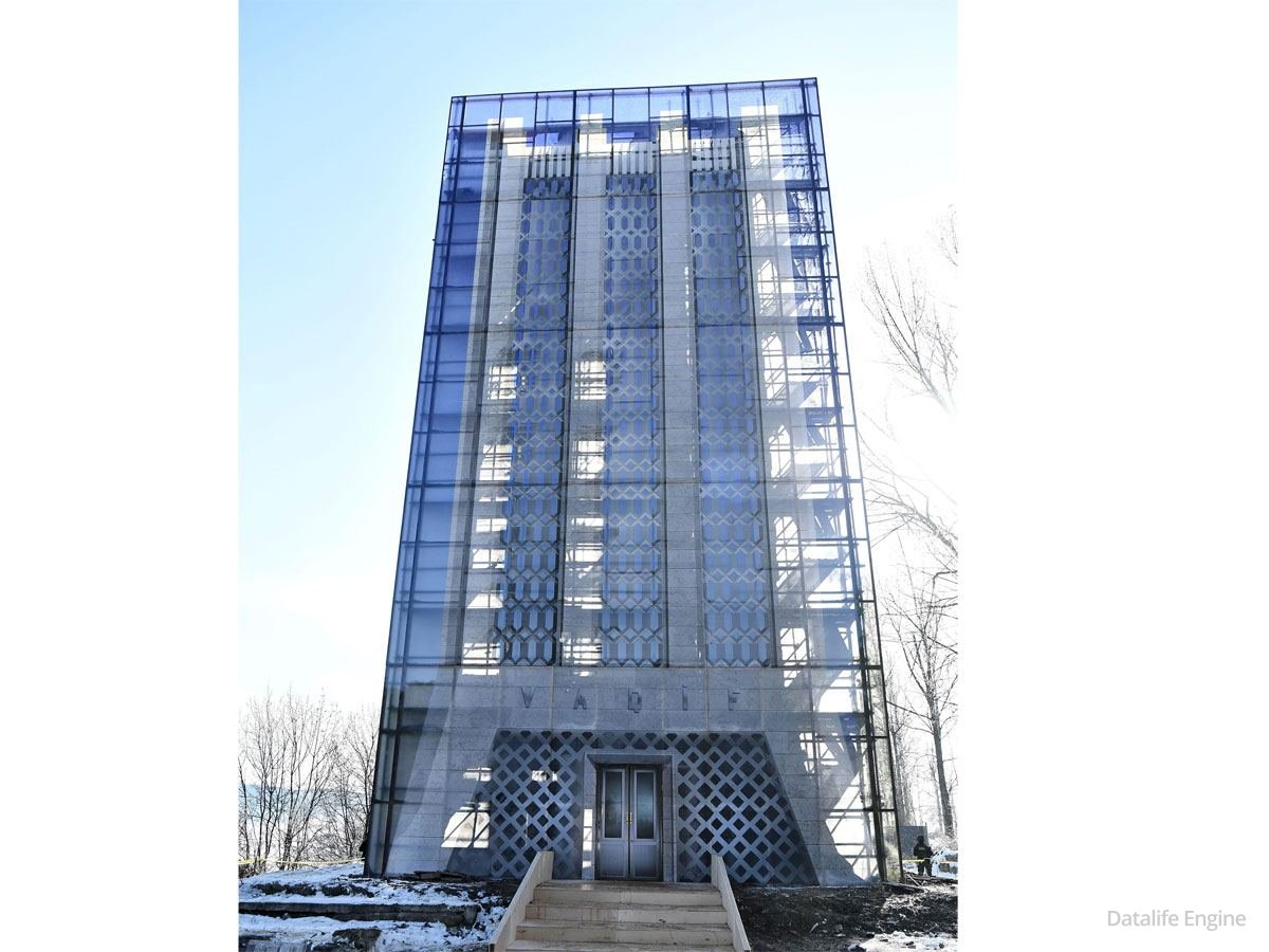 Şuşada Vaqifin məqbərəsinin bərpası nə vaxt yekunlaşacaq? - Nazir açıqladı