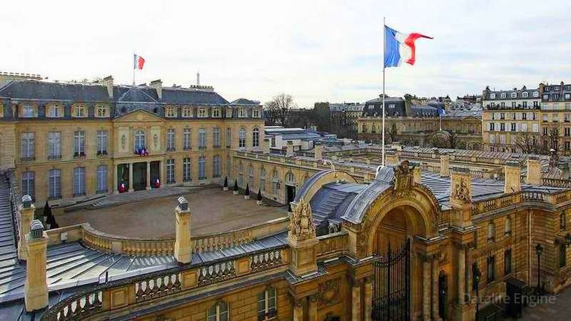 Əlində yanan butulka ilə şəxs Yelisey sarayının həyətinə girməyə cəhd göstərib