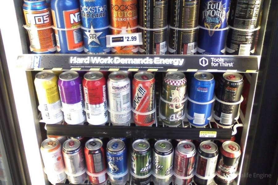 Nazirlik enerji içkiləri ilə bağlı araşdırmalara başlayıb