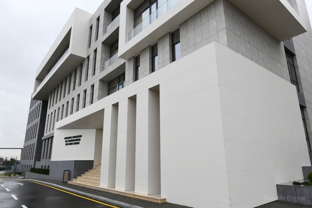 Baş Prokurorluq uşaqlarını baxımsız saxlayan qadının valideynlik hüququndan məhrum edilməsi ilə bağlı məhkəməyə müraciət edəcək