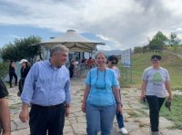 ABŞ-ın Ermənistan səfiri faşist Njdenin Tatev məbədindəki otağını ziyarət etdi?.. - FOTOLAR
