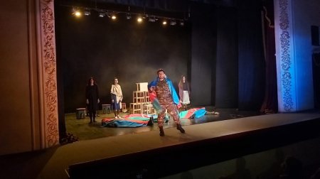 Lənkəran teatrında “Haqqın 44 günü” adlı tamaşaya ictimai baxış 