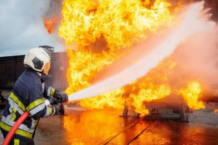 Bakıda ofis və mağazaların olduğu ərazidə YANĞIN