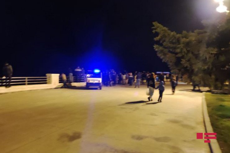 Bulvarda özünü dənizə atan şəxs xilas edildi -FOTO