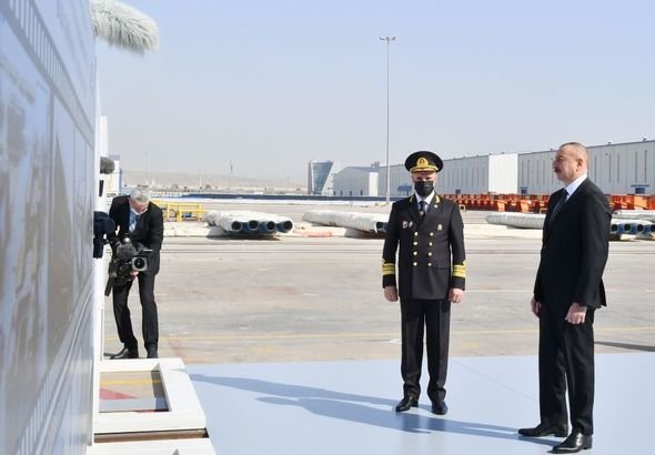 İlham Əliyev “Zərifə Əliyeva” gəmi-bərəsinin istismara verilməsi mərasimində iştirak edib - YENİLƏNİB + FOTO