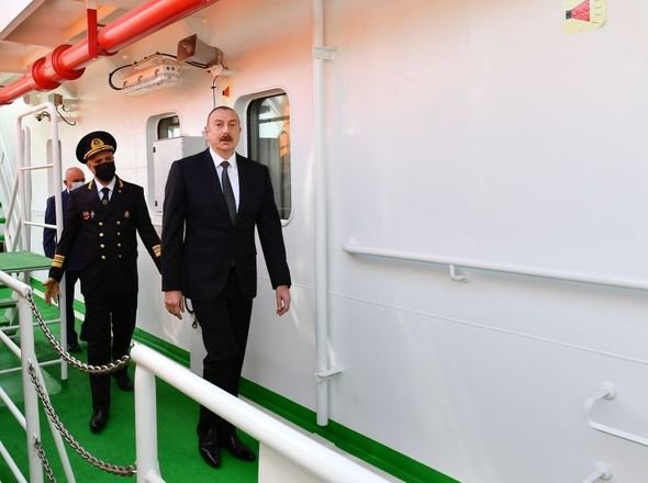İlham Əliyev “Zərifə Əliyeva” gəmi-bərəsinin istismara verilməsi mərasimində iştirak edib - YENİLƏNİB + FOTO