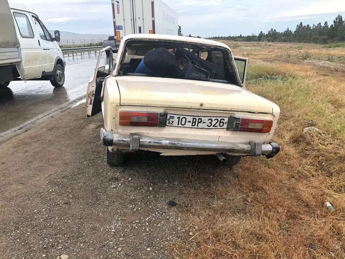 Bakı-Quba yolunda DƏHŞƏTLİ QƏZA: Ata və azyaşlı qızı öldü - FOTO