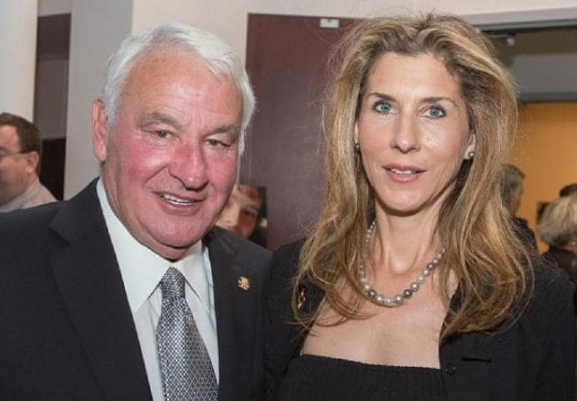 Arxadan vurulan bıçaq: Azarkeş əfsanəvi tennisçini niyə öldürmək istədi? 