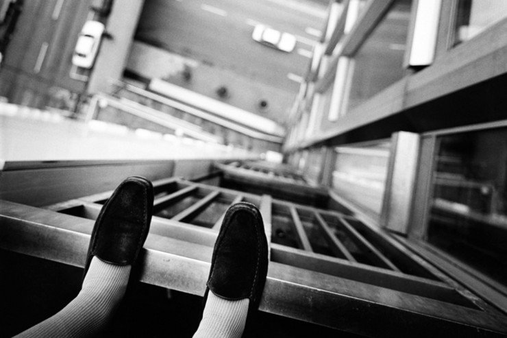 Bakıda məşhur həkim özünü binadan atdı