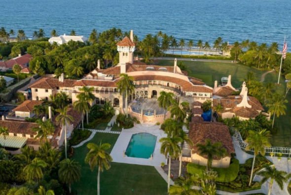 Trampın mülkündən 11 dəst məxfi sənəd tapıldı