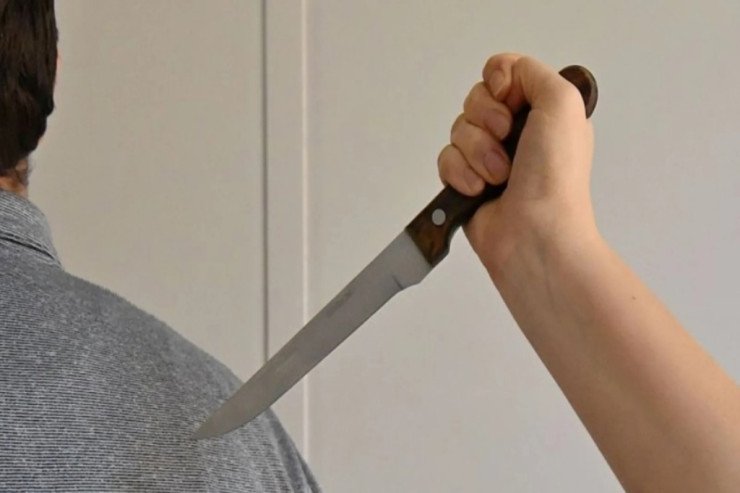 Rusiyadan gəlib əmisini KÜRƏYİNDƏN VURDU