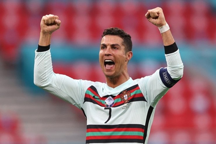 Ronaldo Avro-2024-də oynamaq istəyir