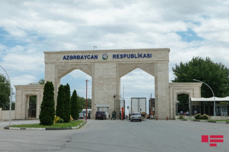Azərbaycan-Rusiya sərhədində 2000 avtomobil gözləyir Azərbaycan-Rusiya sərhədində 2000 avtomobil gözləyir