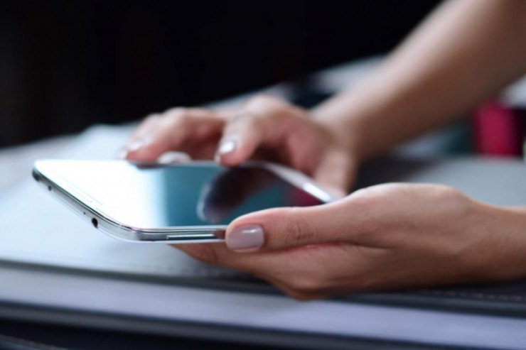 Bu sosial şəbəkədə məşhurlara mesaj yazmaq pullu olacaq