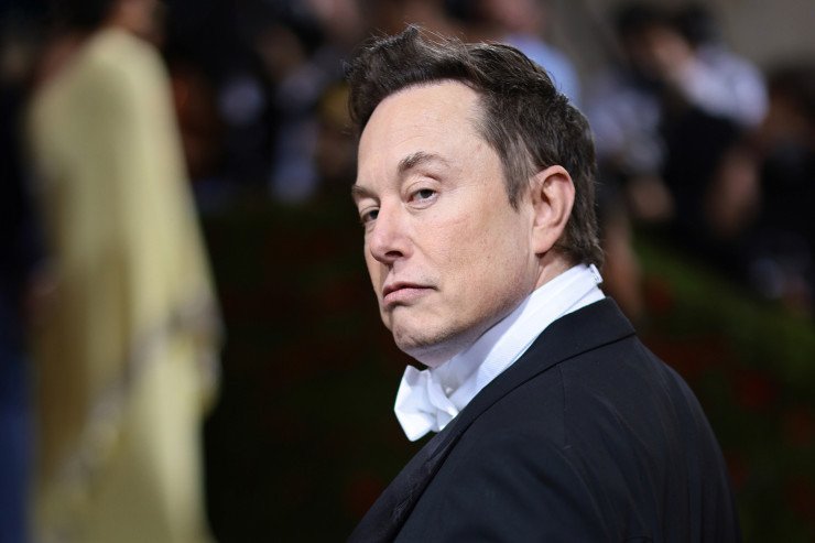 İlon Mask Ukraynadakı dövlət çevrilişini tanıyıb