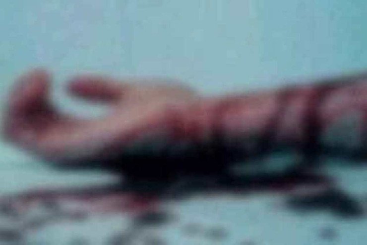 Qubada ŞOK İNTİHAR: Özünü doğradı