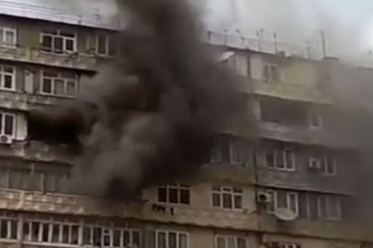 Bakıda doqquzmərtəbəli binada YANĞIN: 14 nəfər...