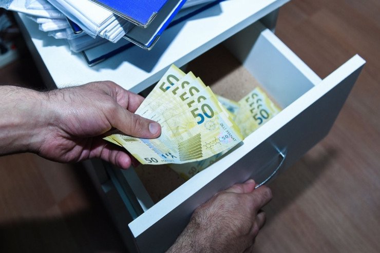 Təhsil sistemində daha bir KORRUPSİYA: Cinayət işi açıldı